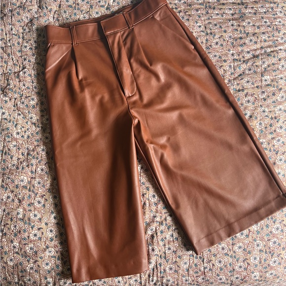 Abercrombie and Fitch faux leather culottes pants - Picture 1 of 5